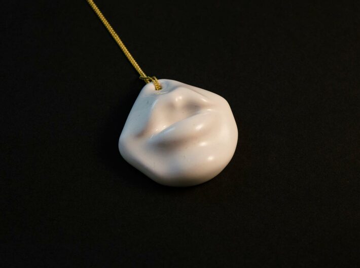 Mouth Pendant 3d printed 