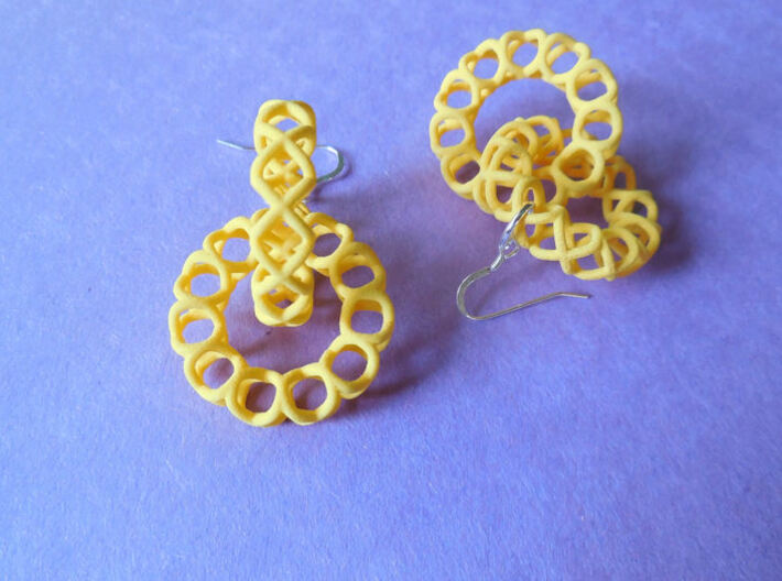 XOXO Linked Rings - a pair of earrings 3d printed