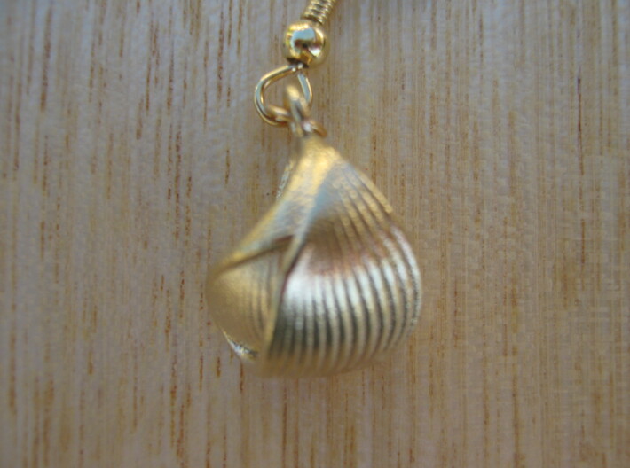 Ribbed Shell Earrings 3d printed 