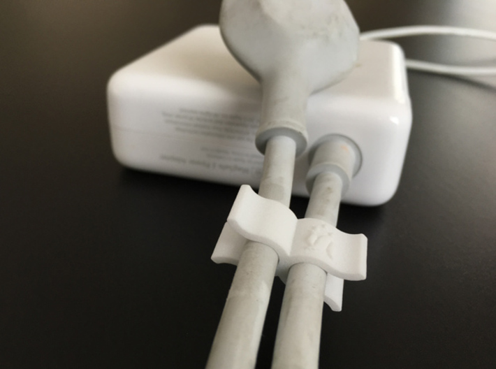 Macbook Cable Clip Lifehack 3d printed