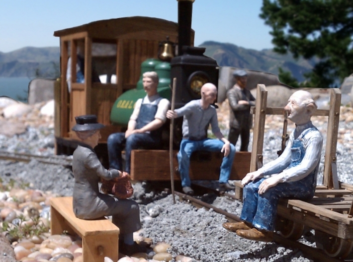 Bald Guy sitting SE scale 3d printed 