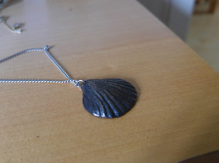Clam necklace 3d printed