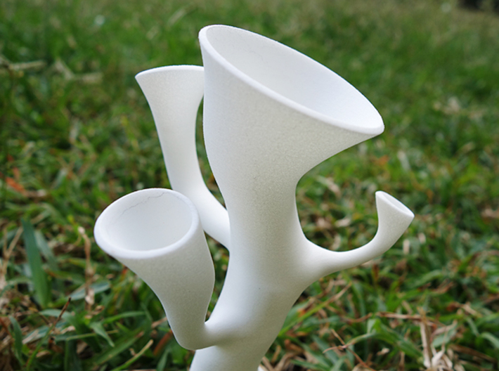 Alien Vase 3d printed Alien Vase in White Strong and Flexible #5 (Close up)