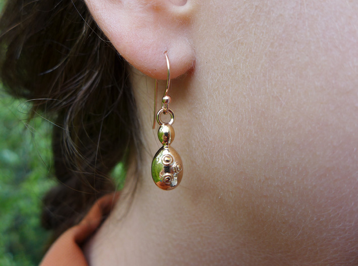 Saccharomyces Yeast Earrings - Science Jewelry 3d printed Saccharomyces earrings in polished bronze