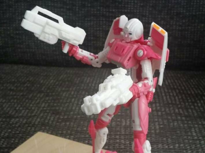 "COREBLOCK" Transformers Weapons Set (5mm post) 3d printed (Pistol on the left) Image by Remko. Weapon post modded to fit with MMC Azalea.