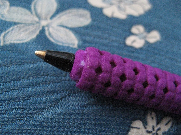 Attached Twist Cap Pen (048) 3d printed (BiC Round Stic refill not included)
