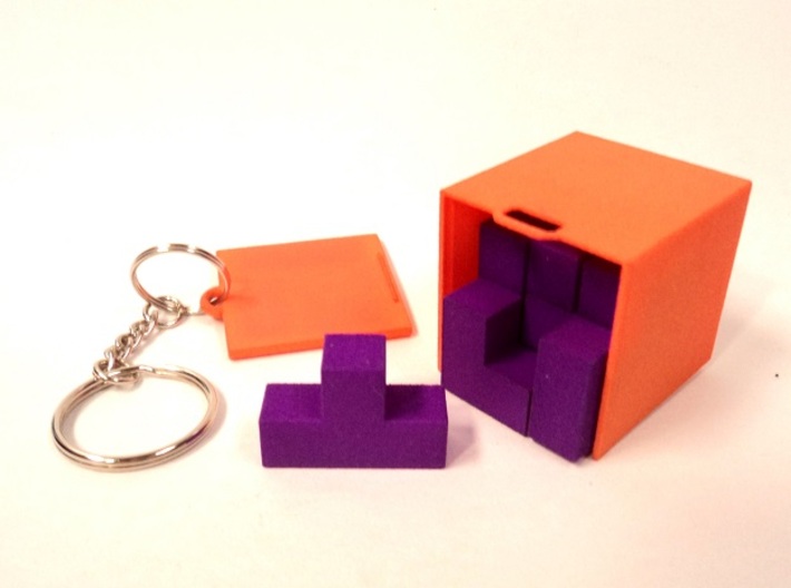 Box for small "SOMA cube" (please see the product) 3d printed Box (for SOMA cube) that can be connected to a keychain