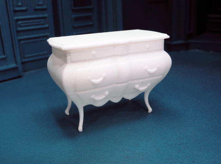 1:24 Bombe Chest 3d printed Printed in Polished, White, Strong &amp; Flexible