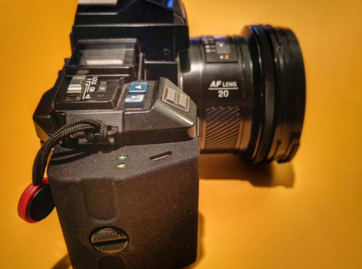 Minolta 7000 - Lipo battery holder 3d printed Completed and mounted on camera