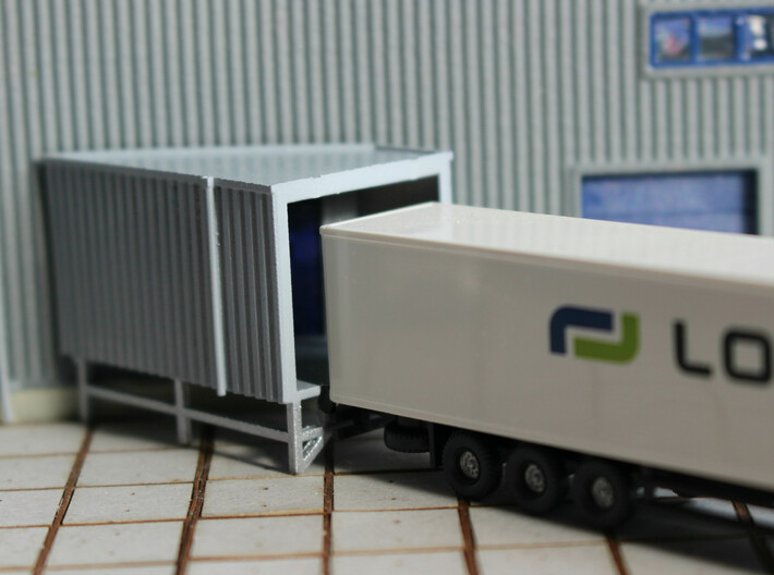 N Angular Dockshelter Left incl. Wall 3d printed Painted model with truck