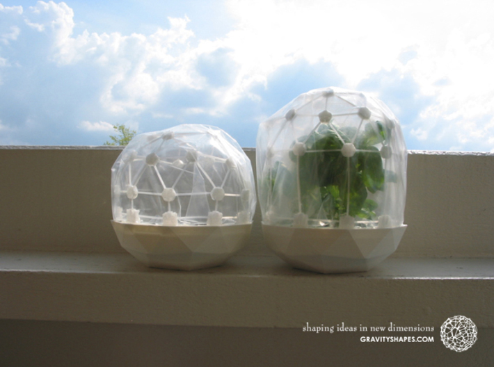 Flexible Mini Greenhouse-Dome Set with Pot (long) 3d printed Flexible Mini Greenhouse-Dome with Pot (Sets short and long). Own 3D-prints with white/transparent PLA.