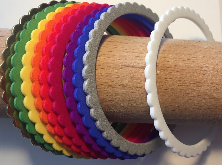 Ingranaggi Bangle - 2mm Thick 3d printed Multiple colours shown