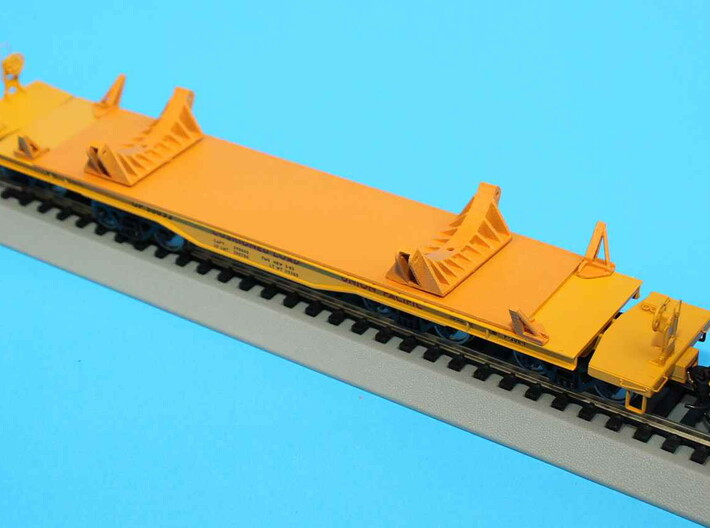 HO 1/87 NASA shuttle SRB clamshell brackets 3d printed A view of the model with closure brackets fitted to a Walthers flatcar.