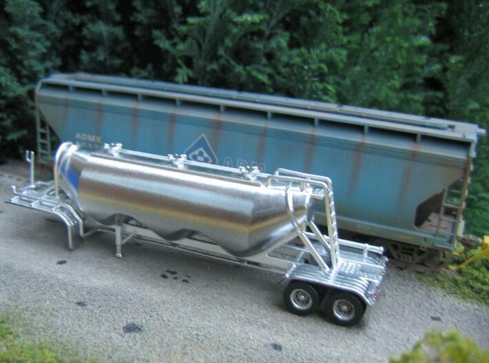 HO 1/87 Dry Bulk Trailer 11 - Heil 1040 Superjet 3d printed My own model of the 1040, but finished in Alclad 2 Chrome paint. The 'powdery' WSF material requires some effort to get a smooth finish.