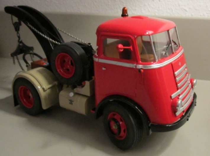 Cab-7S-1to24 3d printed DAF Truck close to the real thing.Thanks to E. Fontein (NL)