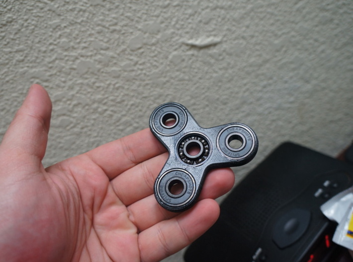 Mini Spinny - Small Hand Triple Spinner 3d printed