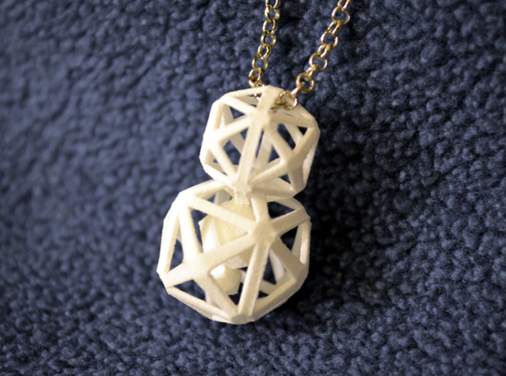Polyhedron Snowman Pendant 3d printed Polyhedron snowman pendant.