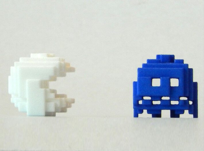 Pacman Cubed, Small 3d printed Pacman chasing