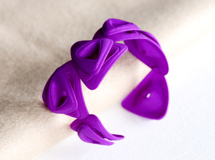 Rose Bracelet 3d printed rose bracelet in violet purple