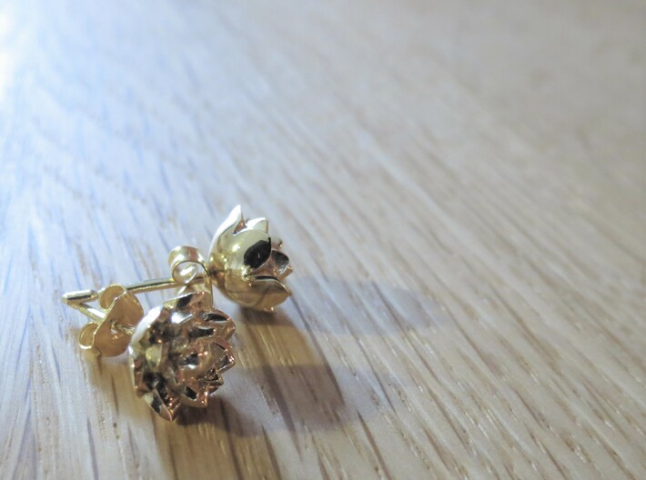 Lotus earrings 3d printed Comes out bright and shiny gold. For a softer colour, go for raw/polished brass.