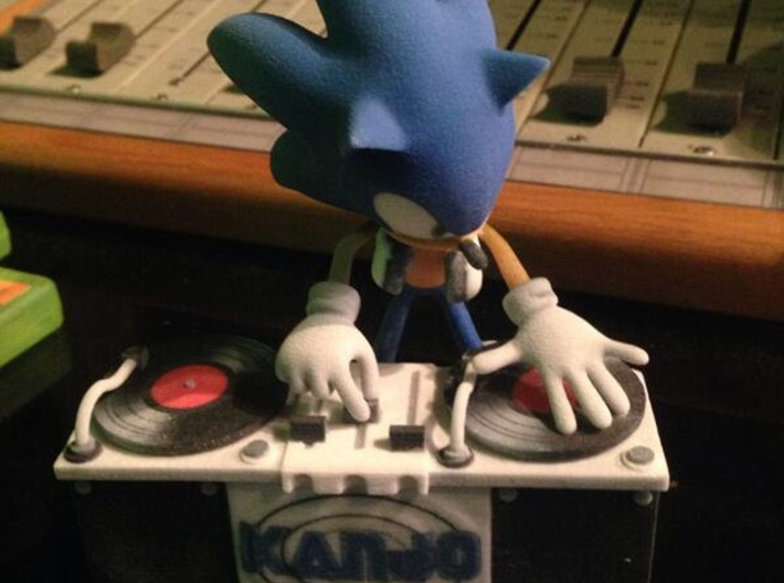 Sonic DJ Kanjo (Commission) 3d printed