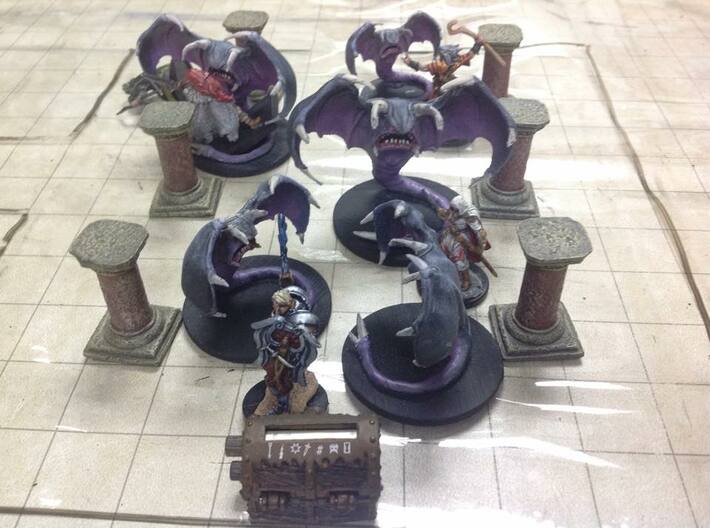 Cloaker 3d printed Painted and in action against a party of adventurers