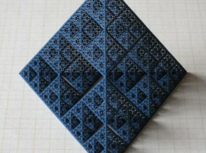 Sierpinski tetrahedron level 5 3d printed Nice viewing direction, a square without holes.