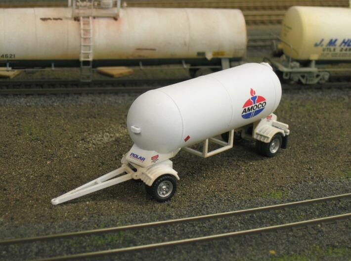 HO 1/87 LPG tri-axle tanker, trailer 15 3d printed My LPG 'pup', note the A-frame swivels &  the dolly rotates.