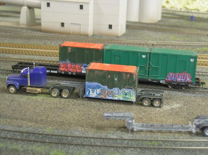 HO 1/87 MSW Trash Train Lowboy road trailer 3d printed The containers with the orange roofs are my alternative to the Atlas container.