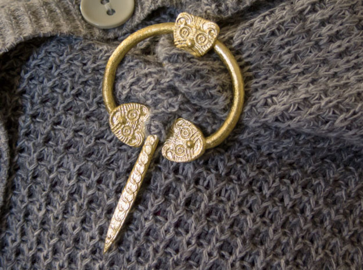 Viking Ring Needle 1 L 3d printed Fasten knit clothing - here with imitation gold leaf added.