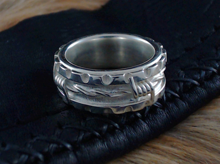 Barbed Wire Ring - Size 91/2  (19.35 mm) 3d printed shown in polished silver