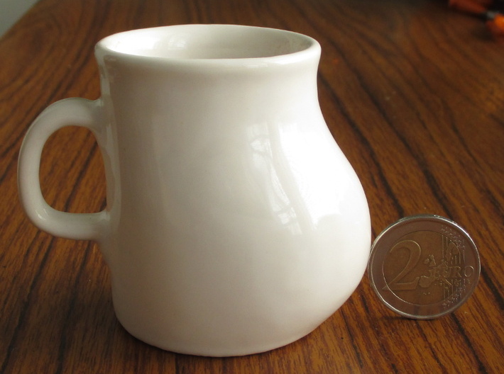 The Small Big Mug 3d printed The size of the 2 euro coin slightly bigger than the American quarter.
