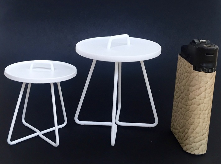 Round occasional table, 1:12 - larger version 3d printed small and large version, small one is spray painted gloss white