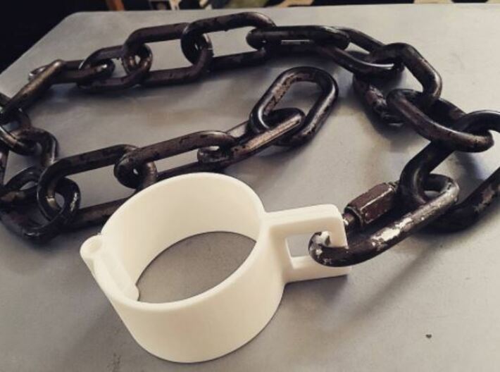 Savini Wrist Shackle 3d printed printed shackle with plastic chains connected