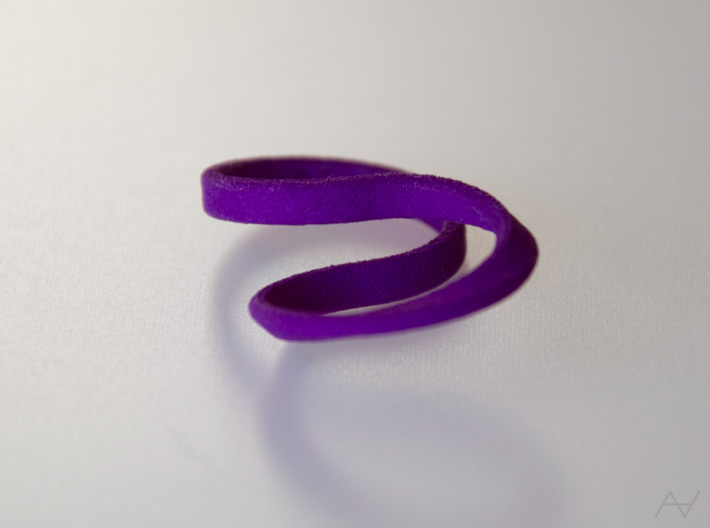 Mobius Hoop Ring 3d printed 