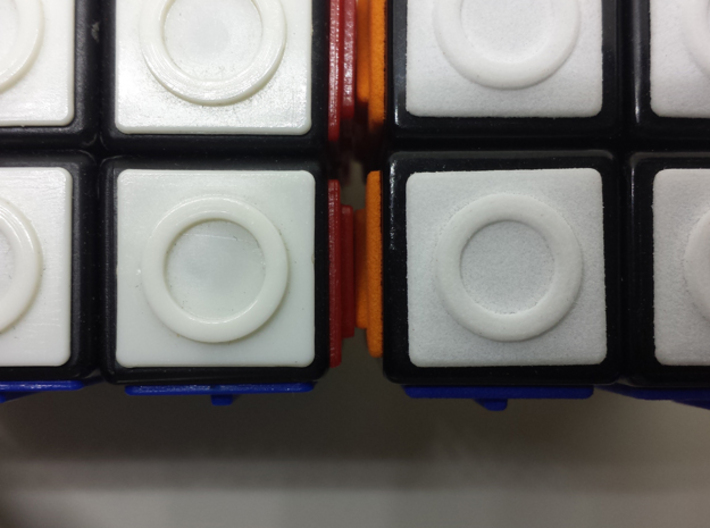 White replacement tile (Rubik's Blind Cube) 3d printed Comparison (original tiles on the left, 3d-printed tiles on the right)