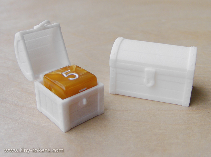 Double MTG Treasure Chest Token (16 mm dice chest) 3d printed Comparison between the single and double d6 model