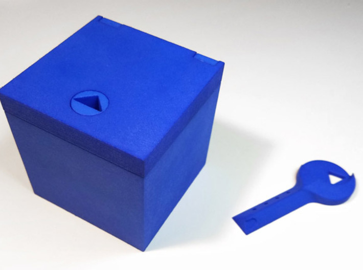 Mulholland Drive &quot;Blue Box&quot; - 3 of 4 - Inner Lid 3d printed Assembled Box