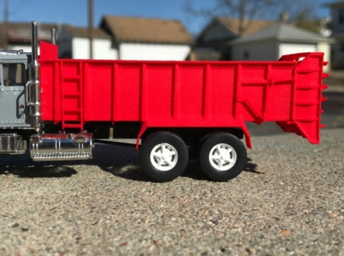 1/64 Scale Vertical Beater Manure Spreader Box 3d printed 