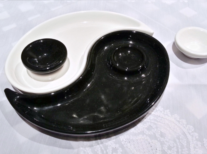 Yin Yang dish with little bowl for souce 3d printed Photo of the real product