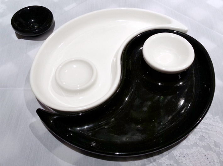 Yin Yang dish with little bowl for souce 3d printed Photo of the real product