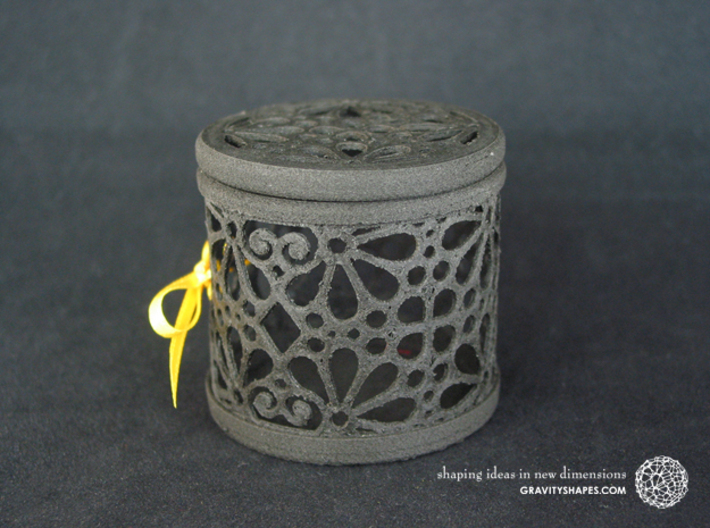 Gift Box No. 116 with Mosaic-3 (filigree, high) 3d printed The photo shows an own print (FDM print) made of black wood incl. decorative lacing.