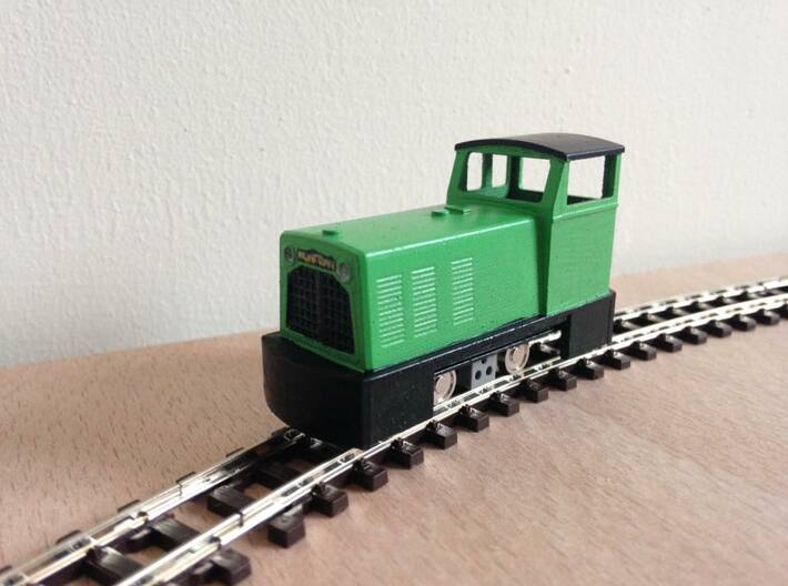 OO9 Ruston Diesel Locomotive 3d printed Model shown here fitted to a HM-01 chassis.