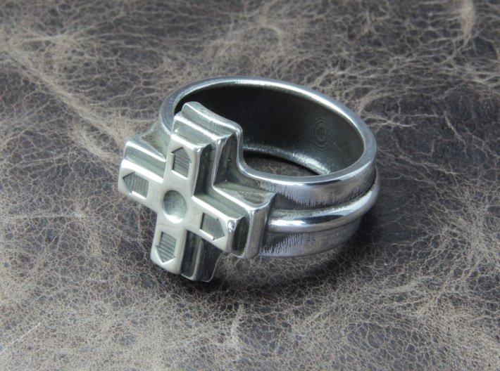 Ring of the gamer 3d printed This material is Polished Silver , Patinated with bleach