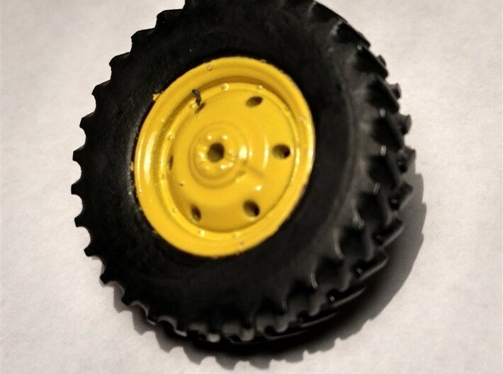 1/64 Scale 42&quot; Green &amp; Yellow Rear Wheels &amp; Tires 3d printed Painted Cast Center Wheel, Printed in Frosted Ultra Detail