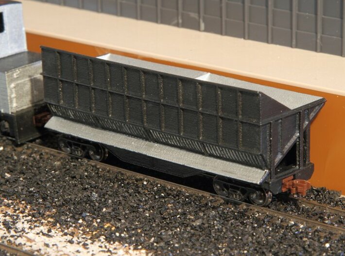 N-scale Quench Car 3d printed Painted but not yet weathered. Couplers and trucks (and track, coker and coke plant) not included. Yes, black couplers would look much better but I've run out of them...