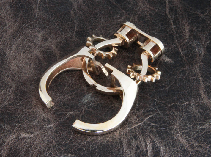 Gear Spinning Ring 3d printed Polished Bronze