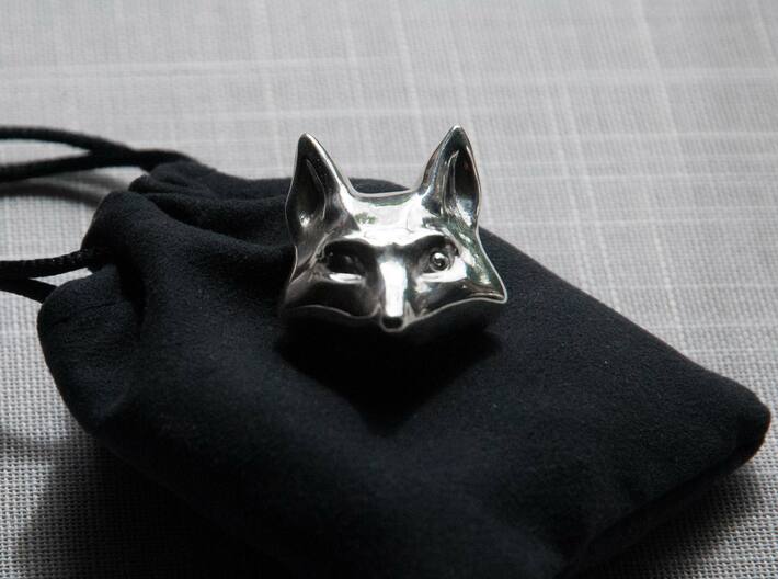 Foxhead Medallion - Silver Pendant 3d printed 