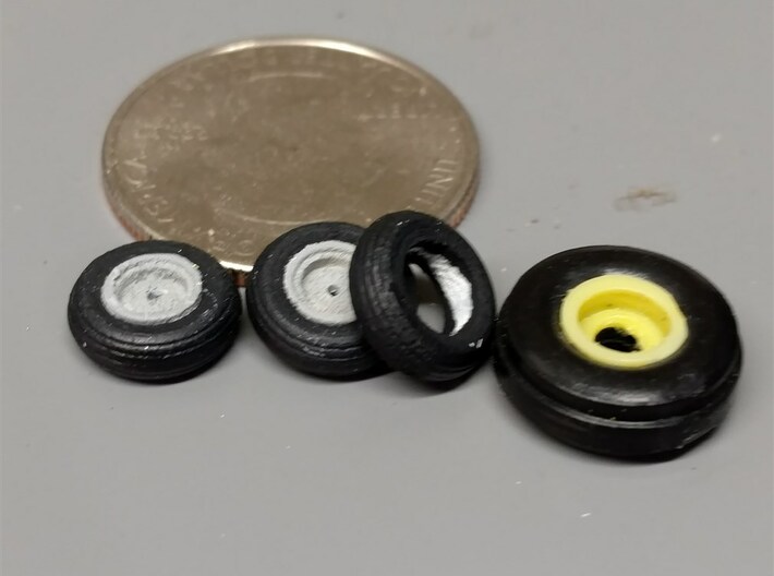 1/64 Scale 9.5L-15 Implement Tires Qty: 4 3d printed Painted with Ertl Tire for Size Comparison