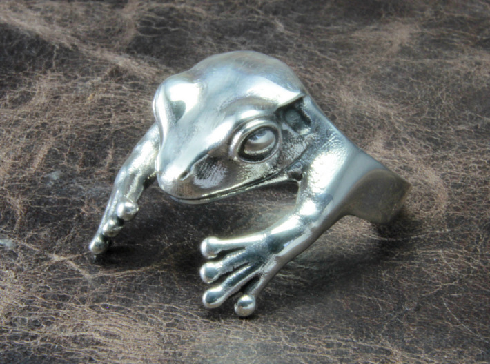 Frog Hug Ring 3d printed This material is Polished Silver , Patinated with bleach